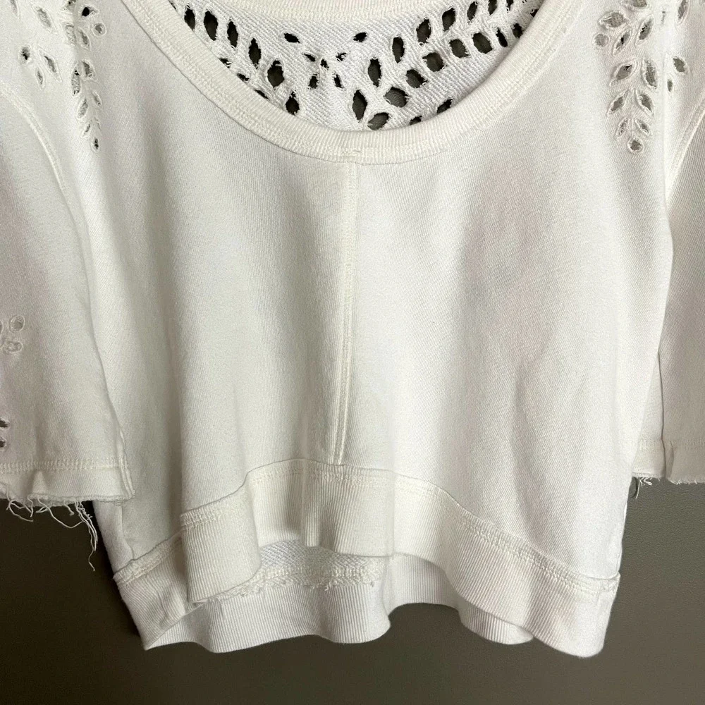 Free People Crumpette Cutwork Print Top Size XS Ivory Cropped Sweatshirt‎ Eyelet